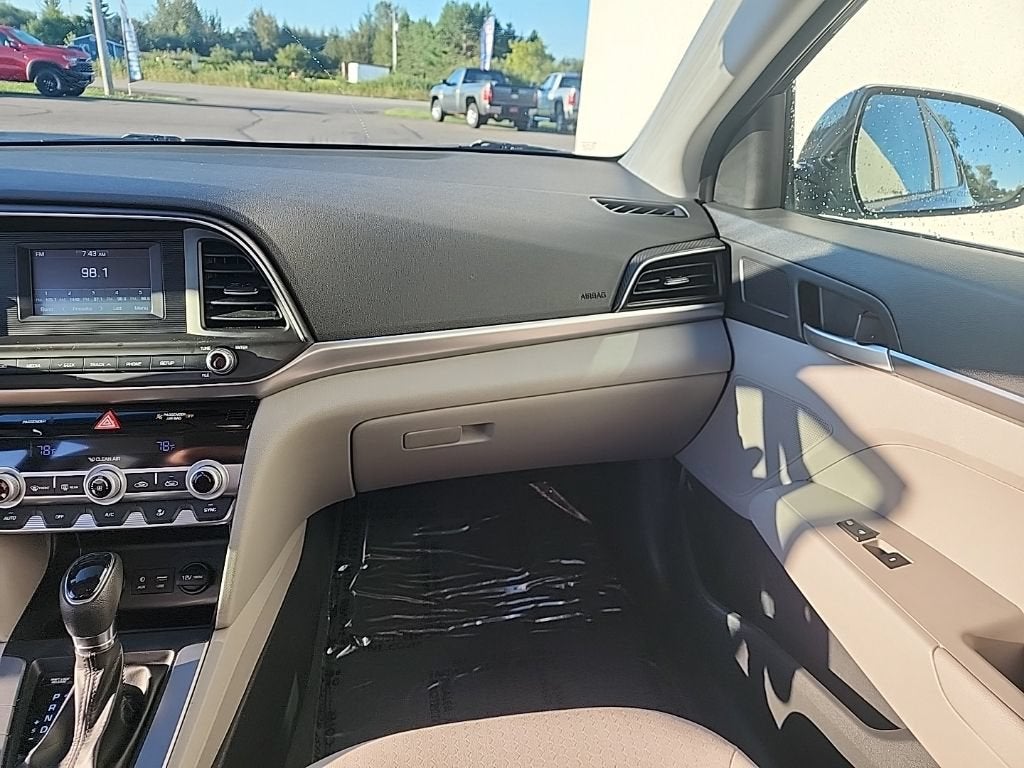 2020 Hyundai Elantra SE